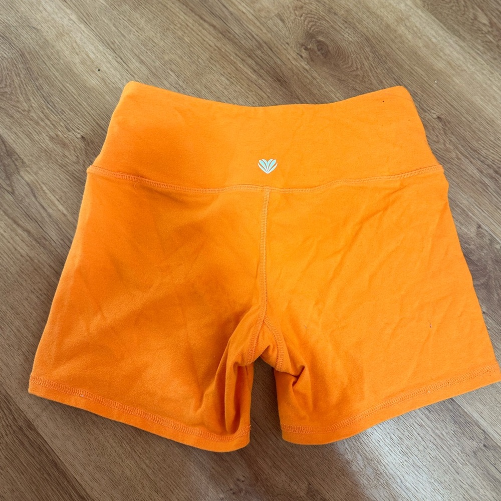 ORANGE BIKER SHORTS